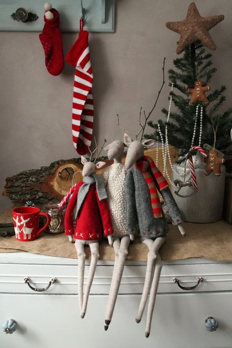 Christmas Decorations Deer Scandinavian Christmas Primitive - Etsy Rustic Christmas Mantle, Shabby Chic Weihnachten, Deer Doll, Scandinavian Christmas Decorations, Recycled Sweaters, Country Christmas Decorations, Christmas Handmade, Christmas Mantle, Nordic Christmas