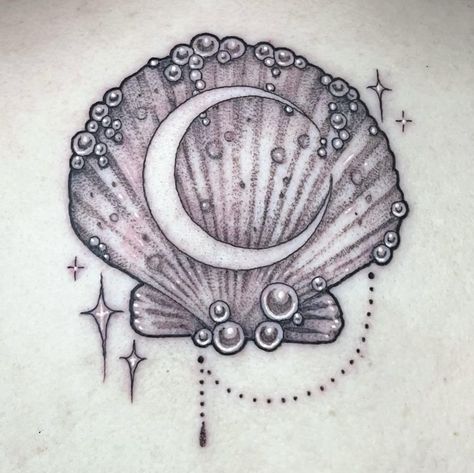 Seashell Hand Tattoo, Witchy Ocean Tattoo, Moon Shell Tattoo, Pink Seashell Tattoo, Mermaid And Octopus Tattoo, Sea Witch Tattoo, Shell Tattoos For Women, Sea Tattoos For Women, Sea Monster Tattoo