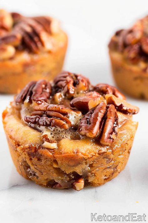 Keto Pecan Pie in a Mug: Easy & Delicious Pecan Flour Recipes Keto, Keto Pie Recipes, Pie In A Mug, 2025 Recipes, Low Carb Pecan Pie, Keto Pies, Pecan Pie Muffins, Keto Pecan Pie, Pie Muffins