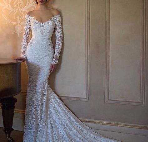 Lacy, tight fitting wedding dress with sleeves Wedding Dresses Tight Fitted, Wedding Gowns Mermaid Lace, Tight Wedding Dress, Berta Wedding Dress, Berta Bridal, 2015 Wedding Dresses, White Wedding Dress, Wedding Gowns Mermaid, Trendy Wedding Dresses