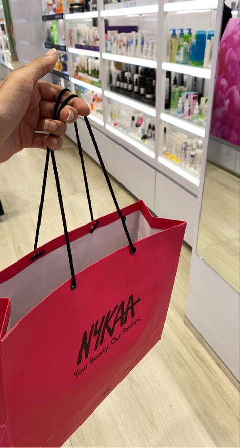 Nykaa Shopping Snapchat Stories, Shopping Asthetic Picture, Indian Shopping Aesthetic, Shopping Bags Snapchat Story, Fake Shopping Snaps, Shopping Snapchat Story, Fake Boyfriend Snapchat Pictures, Shopping Snap Story, Starbucks Snapchat