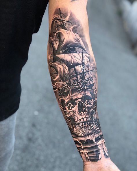 Tattoos Pirate Tattoo Sleeve, Kurt Tattoo, Tattoos Arm Mann, Ship Tattoo Sleeves, Hai Tattoo, Nautical Tattoo Sleeve, Pirate Ship Tattoo, Wörter Tattoos, Pirate Tattoo