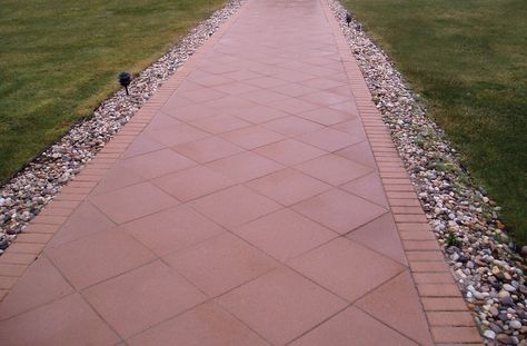 Heritage | Nicolock Interlocking Paving Stones and Retaining Walls Red Concrete Patio, Paving Stones Walkway, Paver Patio Ideas, Patio Stone, Diy Patio Pavers, Patio Pavers Design, Paver Walkway, Outdoor Patio Set, Stone Walkway