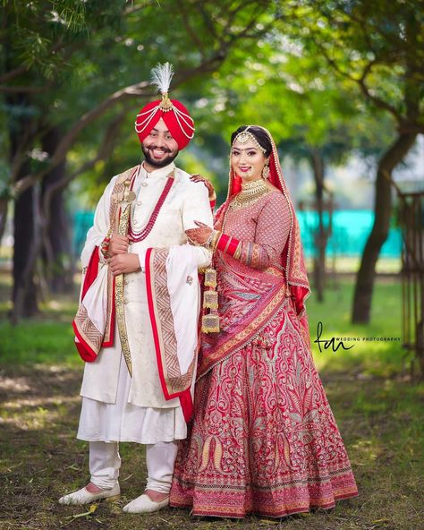 Kapal Photo Wedding, Copal Photography, Copal Pic, Couple Wedding Dress Indian Hindu, New Dulhan Pose, Daaru Party Pic, Haldi Ceremony Outfit, Indian Baby Showers, Indian Bride Poses