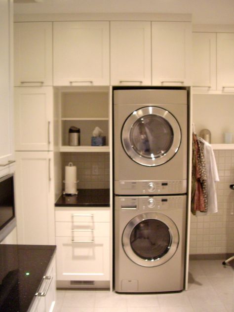 Appears to be a good hang-drying area.  Like the stainless but needs to be side-by-side on pedastals Diy Lavanderia, Laundry Room Storage Shelves, Small Laundry Room Organization, Room Storage Diy, Mudroom Laundry Room, Laundry Room Layouts, Laundry Design, Modern Laundry Rooms, Farmhouse Laundry Room