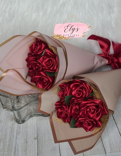 Valentines Ribbon Bouquet, Satin Roses Bouquet, Ribbon Rose Bouquet Ideas, Eternal Flowers Bouquets, Satin Flower Bouquet, Ribbon Roses Bouquet, Ribbon Bouquets, Satin Flowers Diy, Ribbon Rose Bouquets