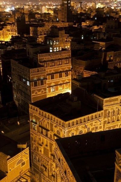 Sanaa Yemen, Yemen Sanaa, Yemeni Food, Socotra, Arabian Beauty, Pop Art Posters, Islamic Architecture, Libya, Yemen