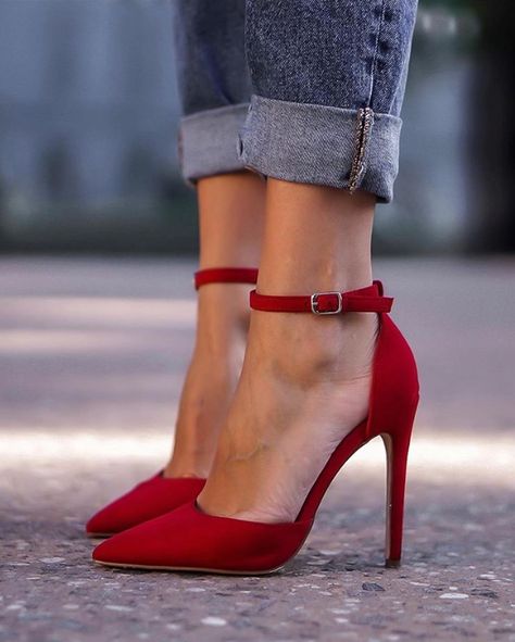 Instagram Do, Fashion Shoes Heels, Shoes Heels Classy, Cinderella Shoes, Court Heels, Red High Heels, Heels Classy, Killer Heels, Fancy Shoes