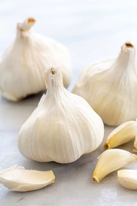 There are many benefits of garlic that relate to health and flavor development in the kitchen. This article covers the ins and outs of this ingredient. #garlic #ingredients #healthbenefits via @foodiegavin Benefits Of Garlic, Best Cough Remedy, Garlic Supplements, How To Store Garlic, Dry Cough Remedies, Garlic Health Benefits, Garlic Benefits, Garlic Uses, Cold And Cough Remedies