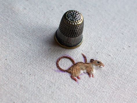 New Impossibly Intricate Embroideries by Chloe Giordano | Colossal Tiny Embroidery, Miniature Embroidery, Colossal Art, Embroidered Art, Modern Crafts, Thread Painting, Animal Embroidery, Embroidery Patches, Beautiful Embroidery