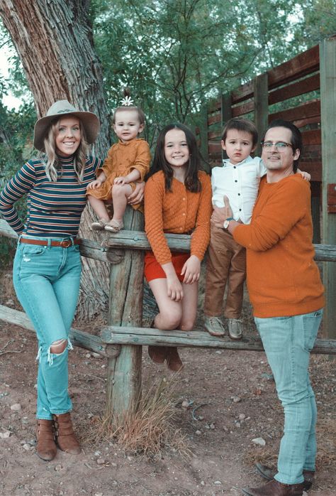 Red Rock Canyon in Las Vegas, NV Red Rock Canyon, Fall Family, Red Rock, Family Photoshoot, Las Vegas, Red