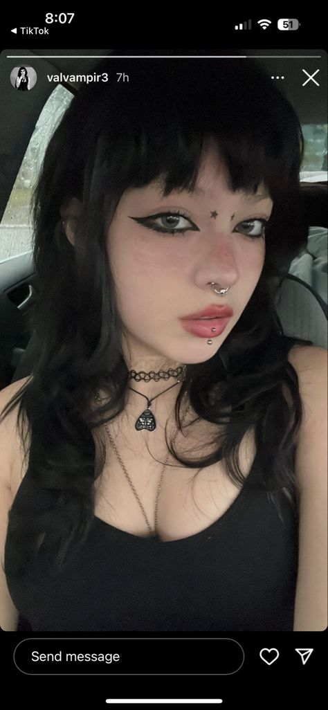 Goth Makeup Without Lashes, Alternative Eyeliner Hooded Eyes, Soft Goth Makeup Looks, Causal Goth Makeup, Goth Makeup No Lashes, Scene Makeup Emo, Alt Makeup Looks Simple, Baby Goth Makeup, Simple Alternative Makeup