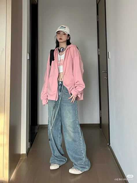 Tomboy Pink Outfits, Pink Tomboy Outfit, Oversize Outfits, Bape Shoes, Japan Spring, Empress Of China, Flannel Fits, Korean Fits, Outfit Everyday