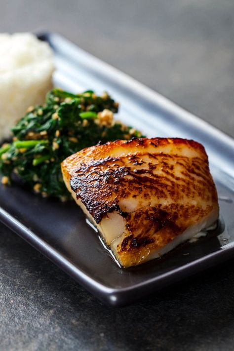 Miso Black Cod Sable Fish Recipes, Miso Sablefish, Japanese Fish Recipe, Miso Black Cod Recipe, Miso Cod Recipe, Sable Fish, Yacht Food, Sablefish Recipes, Miso Glazed Cod