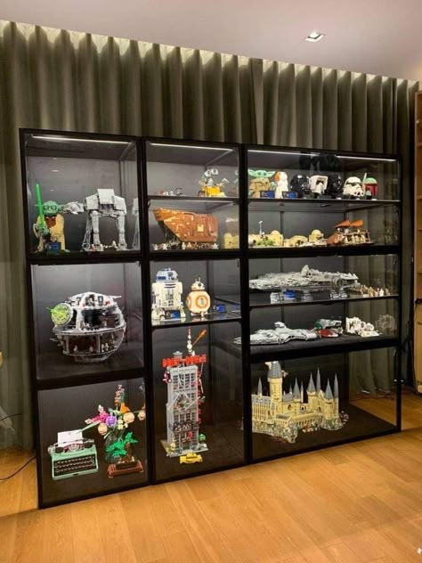 Starwars Lego Display Ideas, Kids Lego Storage Display, Starwars Lego Sets, Lego Collection Display Room, Lego Stand Display, Lego Home Display, Lego Display Bedroom Ideas, Lego Collection Room, Lego Display Living Room