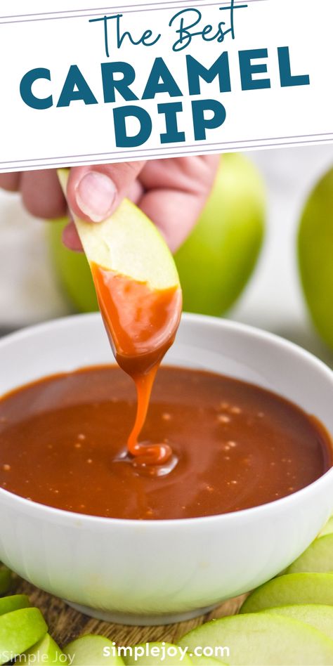 This Caramel Apple Dip is made with just five easy to find ingredients. It is simple to make and absolutely irresistible! Caramel Apple Dip Recipe, Apple Dip Recipe, Vegetarian Drinks, Chocolate Chip Dip, Apple Pie Recipe Homemade, Gourmet Caramel Apples, Fall Deserts, Caramel Apples Easy, Caramel Apple Dip