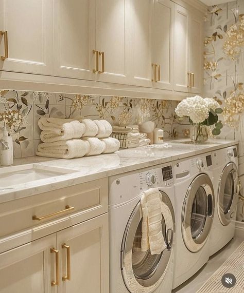 Elegant Laundry Room, Custom Laundry Room, Stylish Laundry Room, Dream Laundry Room, Laundry Room Renovation, Laundry Design, Modern Laundry Rooms, Dream Life House, Laundry Room Remodel