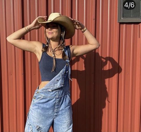 Calgary Stampede Outfits, Country Fest Outfits, Stampede Outfit, Stagecoach Outfit, Country Concert Outfit Ideas, Tennessee Outfits, Country Concert Outfits, Concert Outfit Ideas, Farm Clothes