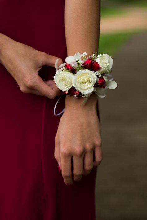 Red Wedding Color Schemes, Wrist Corsage Wedding, Summer Wedding Shoes, Bridesmaid Pictures, Wedding Colors Red, Wedding Gowns Online, Burgundy Bridesmaid, Wedding Red, Spring Wedding Colors