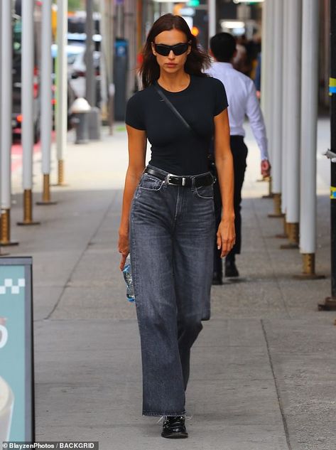 Irina Shayk Street Style, 90s Models Off Duty, Irina Shayk Style, New York September, Models Off Duty Style, Quoi Porter, Hollywood Celebrity, Vanilla Girl, Looks Street Style