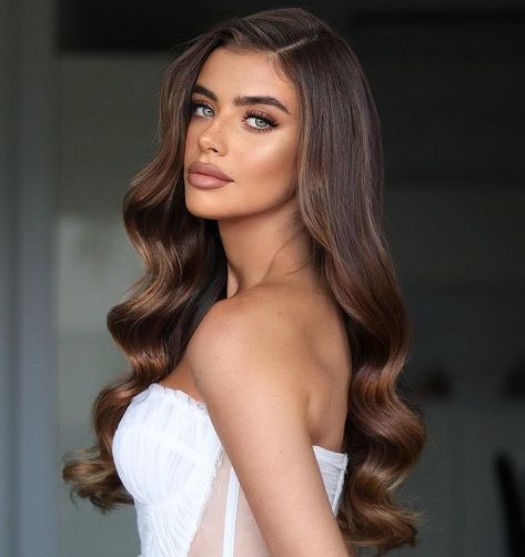 Very Long Old Hollywood Waves Glam Long Hairstyles, Hollywood Waves With Side Part, Old Hollywood Hair Long, Side Part Hollywood Waves, Hollywood Waves Side Part, Side Part Waves, Glam Waves Wedding Hair, Hollywood Waves Hair, Hollywood Waves Wedding