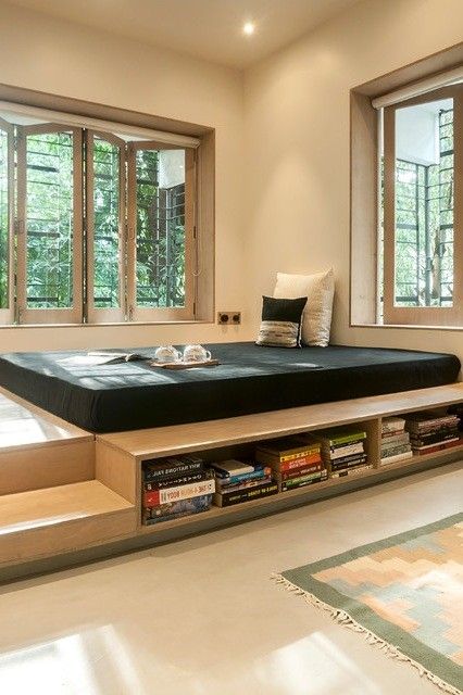 Tatami Platform Bed, Platform Bedroom Design, Tatami Bedroom Design, Futon Bedroom Ideas, Sunken Bed, Japanese Inspired Bedroom, Small Room Interior, Single Apartment, Small Bedroom Interior