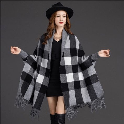 10 Poncho Styles To Rock Instead Of A Sweater Poncho Fashion, Tassel Jacket, Knit Plaid, Home Boutique, Collar Scarf, White Collared Shirt, Casual Skirt Outfits, Cape Style, Wool Poncho