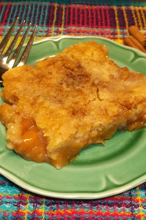 Peach Jiffy Cobbler Jiffy Peach Cobbler Recipe, Cake Mix Peach Cobbler, Jiffy Recipes, Cake Mix Cobbler, Peach Cobbler Dump Cake, Easy Peach Cobbler Recipe, Cobbler Easy, Frozen Peaches, Peach Dessert Recipes