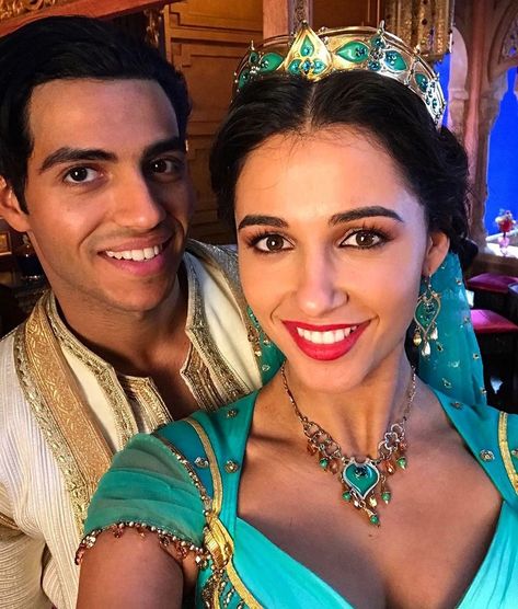 Princess Jasmine (Naomi Scott) and Aladdin (Mena Massoud) in Aladdin 2019 #aladdin #naomiscott #princessjasmine #disney #jasmine #menamassoud #disney #willsmith Princess Jasmine Hair, Aladdin Cast, Aladdin Wallpaper, Aladdin Live, Mena Massoud, Jasmine Hair, Princess Jasmine Costume, Disney Live Action Movies, Aladdin 2019