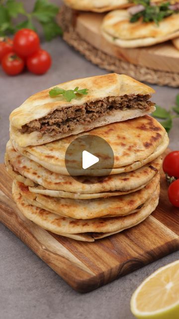 Arayes Stuffed Pita, Arabic Bread Recipe, Pita Bread Meals, Arayes Pita, Arayes Recipe, Lebanese Bread, Stuffed Pita, Arabic Bread, Bread Dishes