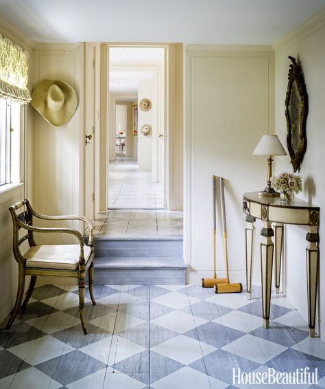 Checker painted wood floor  - HouseBeautiful.com Bunny Mellon, Painted Wood Floors, Checkerboard Floor, Painted Floor, Cape Cod House, Up House, Mud Room, Painted Floors, Vintage Modern