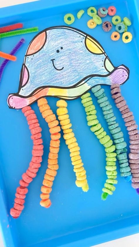 Jellyfish Threading in 2022 | Preschool crafts, Toddler learning activities, Preschool learning activities Clay Ideas Easy, Jellyfish Craft, Ocean Activities, Jellyfish Art, Bumbo, Toddler Arts And Crafts, Fine Motor Skills Activities, Motor Skills Activities, Ocean Crafts