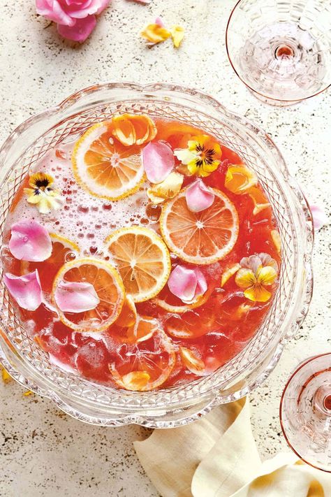 Rosé All Day Spritz Punch - Imbibe Magazine Pink Spritz Cocktail, Sangria Mix, Sparkling Punch, Simple Cocktails, Sparkling Cocktails, Farm To Table Restaurant, Hens Ideas, Famous Cocktails, Cocktails To Try