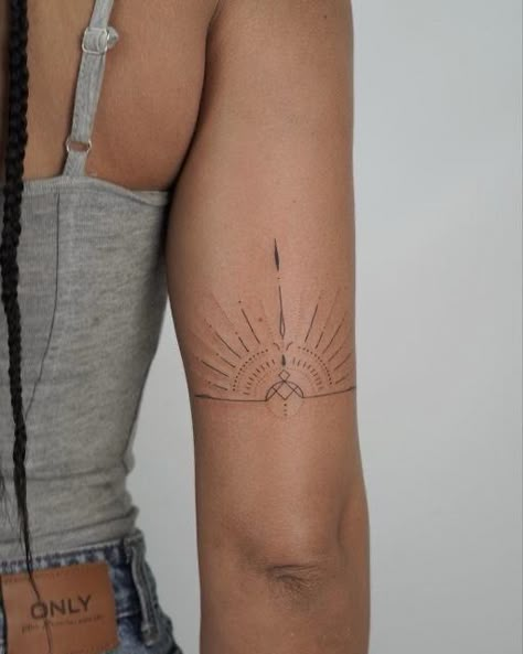 Fineline Tattoo Ideas, Above Elbow Tattoo, Fineline Tattoo, Boho Tattoos, Handpoke Tattoo, Elbow Tattoos, Discreet Tattoos, Dainty Tattoos, Spine Tattoos