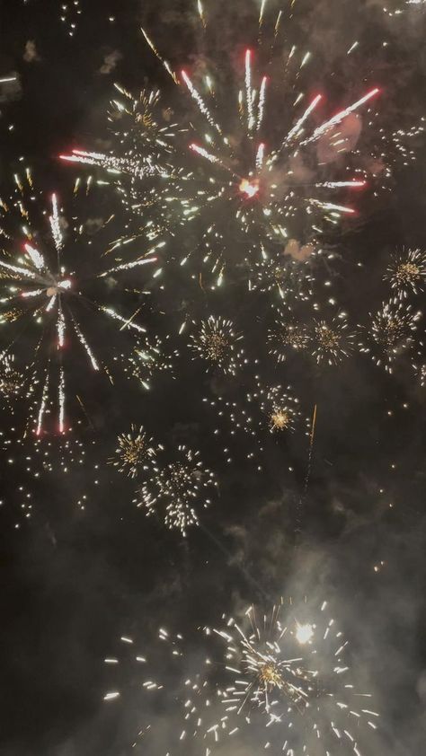 fireworks🥰 [Video] | Fireworks background, Fireworks pictures, Fireworks photography Firework Background, Fireworks Video, Fireworks At Night, Fogo Gif, Night Landscape Photography, Fireworks Pictures, Fireworks Photography, Fireworks Background, Happy New Year Gif