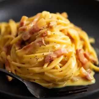 Recipe With Alfredo Sauce, Creamy Carbonara Sauce, Tin Eats, Spaghetti Carbonara Recipe, Risotto Alla Milanese, Pasta Alla Carbonara, Carbonara Sauce, Best Pasta Dishes, Recipe Tin