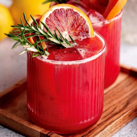 Orange Whiskey Cocktail, Whiskey Orange Juice, Easy Dinner Desserts, Blood Orange Cocktail, The Chunky Chef, Chunky Chef, Cocktail Recipes Whiskey, Orange Cocktail, Orange Cocktails