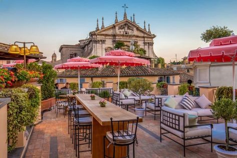 Best Rooftop Bars in Rome, La terrazza del cesari, pantheon Rooftop Bar Rome, Rome Nightlife, Rooftop Bar Design, Rome Restaurants, Travel Rome, Le Vatican, Best Rooftop Bars, Garden Umbrella, Piazza Navona