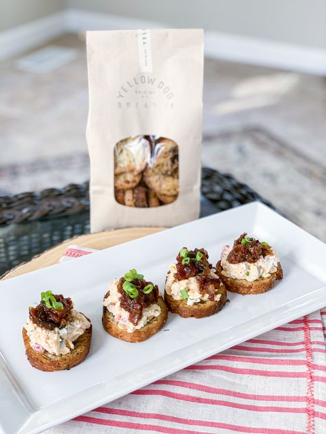 Pimento Cheese & Bacon Jam Crostinis Pimento Cheese With Bacon Jam, Pimento Cheese Appetizer, Derby Food, Kentucky Derby Food, Bacon Onion Jam, Bacon Jam Recipe, Pimento Cheese Spread, Pimento Cheese Recipes, Hot Appetizers