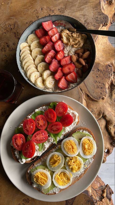 Cottage Cheese Avocado Toast, Tomato Cottage Cheese, Aesthetic Breakfast Ideas, Avocado Egg Toast, Banana Bowl, Tomato Egg, Plats Healthy, Healthy Food Menu, Healthy Food Inspiration