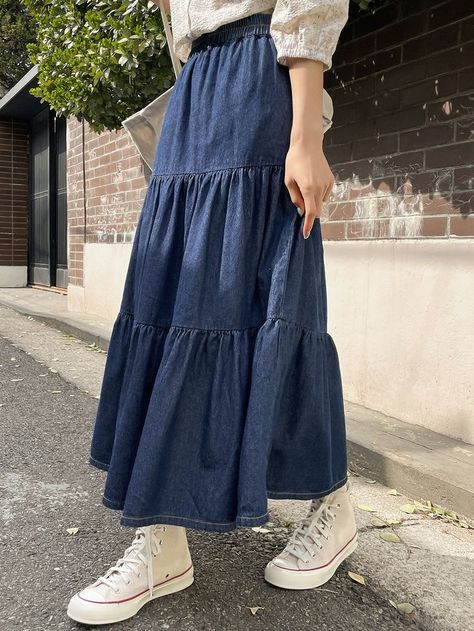 Blue Jeans Dress, Denim Modest Outfit, Denim Skirts Long, Long Blue Jean Skirt Outfits, Blue Long Skirt Outfit, Blue Skirt Outfit Ideas, Flared Skirt Outfit, Long Skirt Ideas, Skirt Jeans Outfit