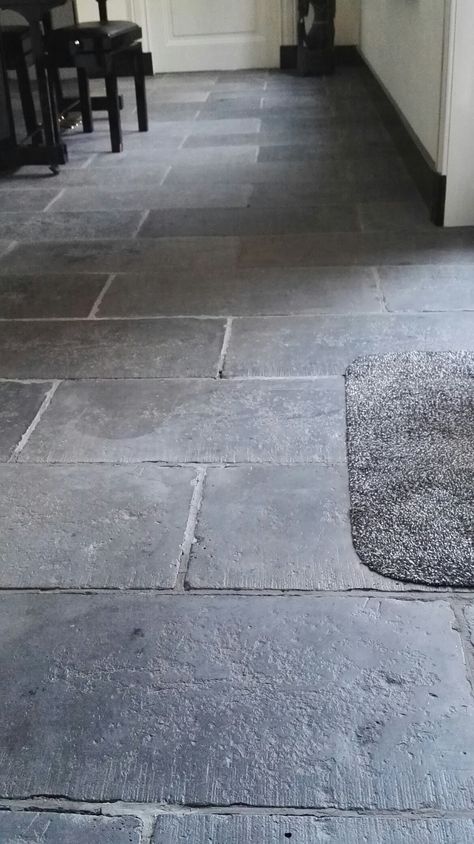 Black Stone Floor Kitchen, Flagstone Tile Floor, Herringbone Stone Flooring, Soapstone Tile Floor, Slate Floor Bathroom Ideas, Large Slate Tile Floor, Stone Flooring Kitchen, Dark Stone Floor, Stone Floor Kitchen