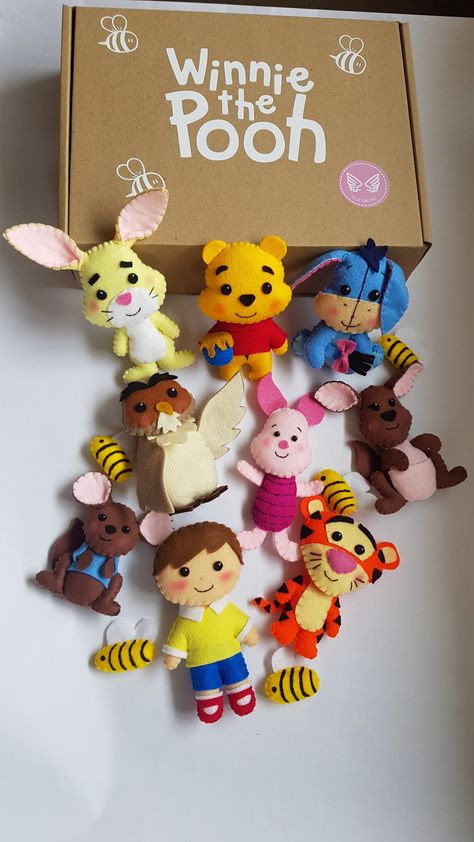 Felt Winnie The Pooh Characters, Winnie The Pooh Felt Pattern, Felt Disney Characters, Winnie The Pooh Felt, Winnie The Pooh Diy, Felt Disney, Disney Felt Ornaments, Winie The Pooh, Disney Felt