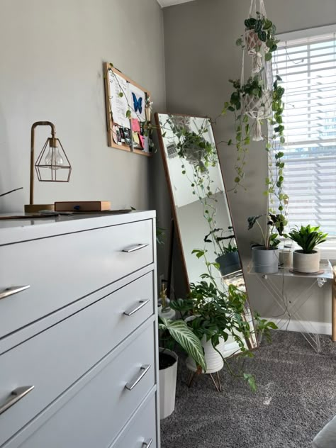 Body Mirror Room Ideas, Grey Plant Bedroom, Mirror With Plants Around It, White Room With Plants, Green Theme Bedroom, Full Body Mirror Bedroom Ideas, Plants Bedroom, Dream Apartment Decor, Full Body Mirror