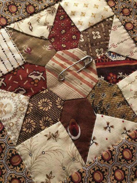 Quilt blocks Dark Academia Quilt, Brown Quilts, Lace Quilt, Brown Quilt, Colchas Quilting, Rustic Quilts, Primitive Quilts, English Paper Piecing Quilts, Flower Quilts