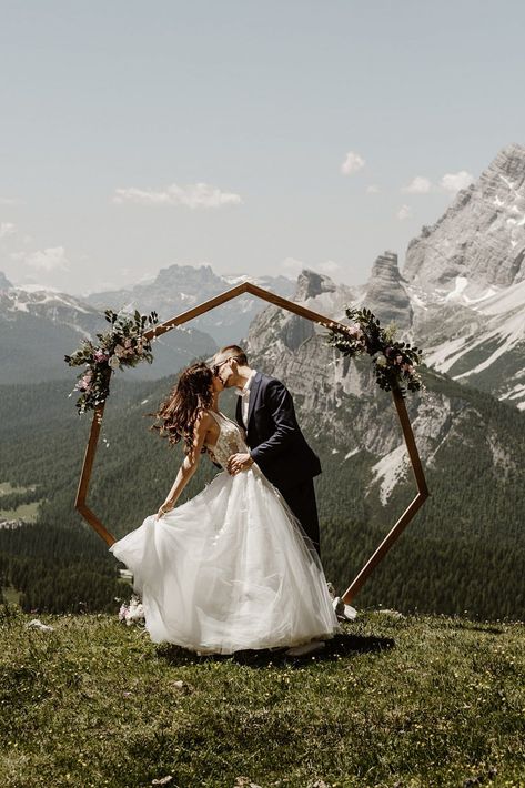 Italian Mountain Wedding, Swiss Elopement, Mountain Marriage, International Elopement, Elopement Poses, Eloped Wedding, Beautiful Elopement, Festival Bride, Italian Alps