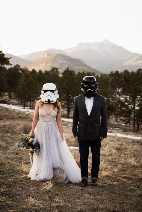 Starwars Couple Costumes, Star Wars Couple Costume, Star Wars Wedding Dress, Star Wars Couples, Star Wars Wedding Theme, Elopement Bride, Nerd Wedding, Nerdy Wedding, Elopement Colorado