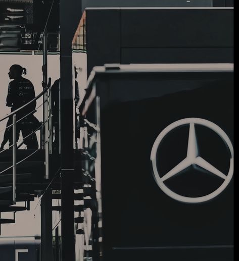 Merc Aesthetic, Aesthetic Mercedes, Carlos Sainz Lando Norris, Lewis Hamilton Max Verstappen, Formula 1 Mercedes, Mercedes Girl, Max Verstappen F1, F1 Grid, F1 Hamilton