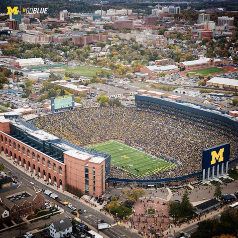 Welcome To #TheBigHouse! #GoBlue The Big House Michigan, Michigan Wallpaper, U Of M Football, Sky Adventure, University Of Michigan Wolverines, Flint Michigan, Michigan Wolverines Football, Big Sea, Big Crowd