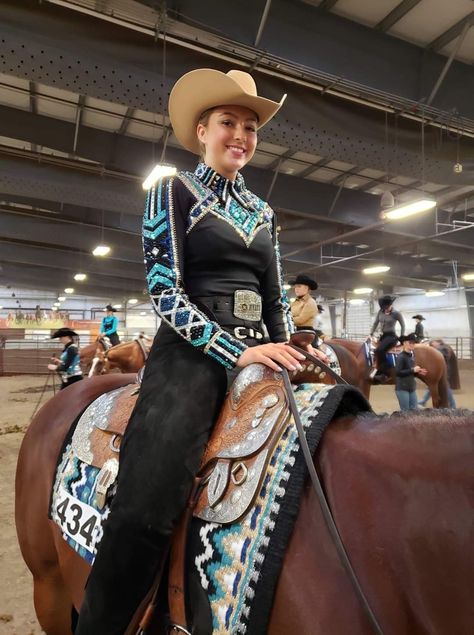 Ranch Horse Show Clothes, Horse Show Shirts Western, Western Horse Show Outfits, Western Pleasure Riding, Western Jacket Women, Western Pleasure Outfit, Showmanship Outfit, Western Horse Riding, Farm Inspiration